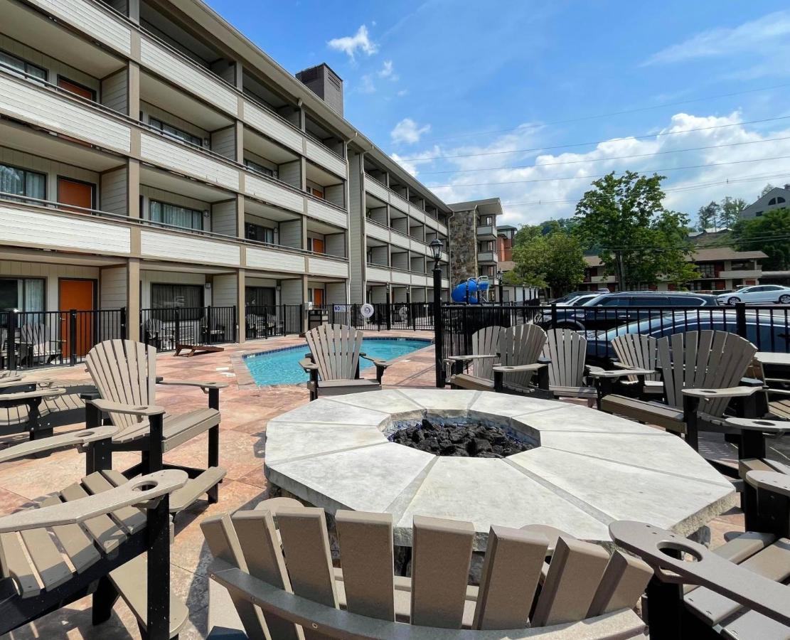 Howard Johnson By Wyndham Downtown Gatlinburg Exterior photo