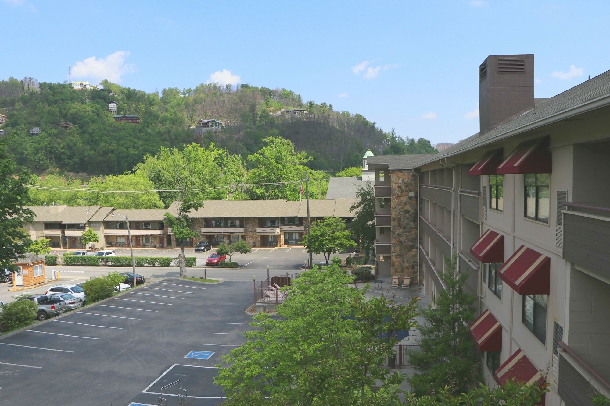 Howard Johnson By Wyndham Downtown Gatlinburg Exterior photo